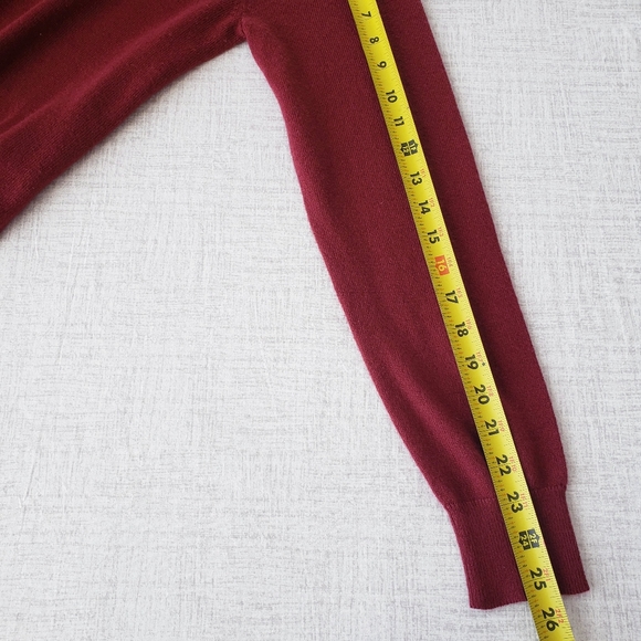 🆑️H&M Sweater Top with Back Bow Tie in Burgundy Red SZ Medium - Picture 8 of 10